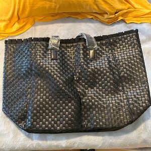 TOTE BAG, LARGE, BRAIDED DESIGN, FABRIC RUFFLES ALONG TOP, WATERPROOF, NEW, BLAC